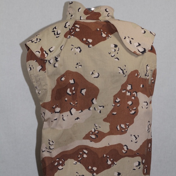 Authentic Brown Military Vest - Picture 15 of 16